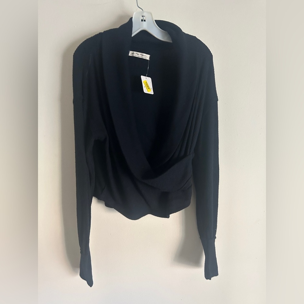 Free People We The Free Hold Me Close Cropped Cross Over Wrap Top Black M